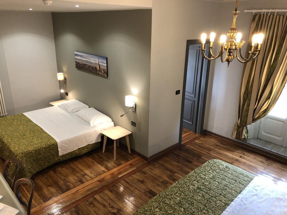 Artua'&solferino 3* Turin