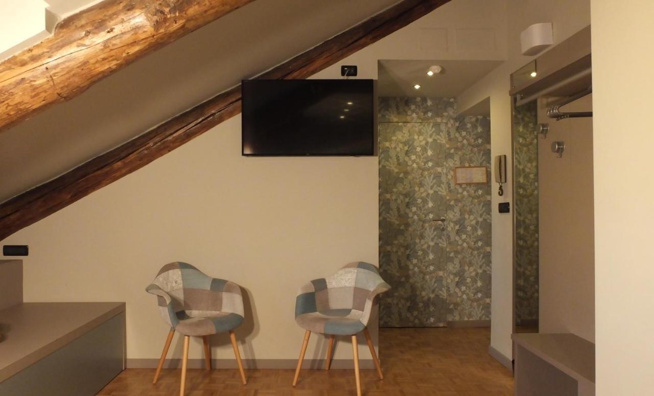 Artua'&solferino 3* Turin